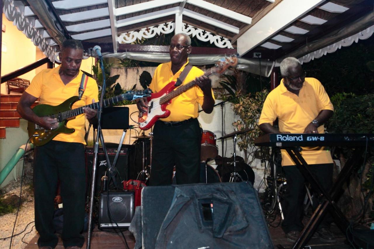 Courtyard By Marriott Bridgetown, Barbados Hotel Ngoại thất bức ảnh